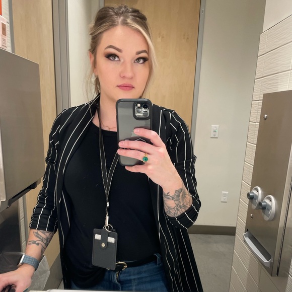 Meet your Posher, Heather - Picture 2 of 2